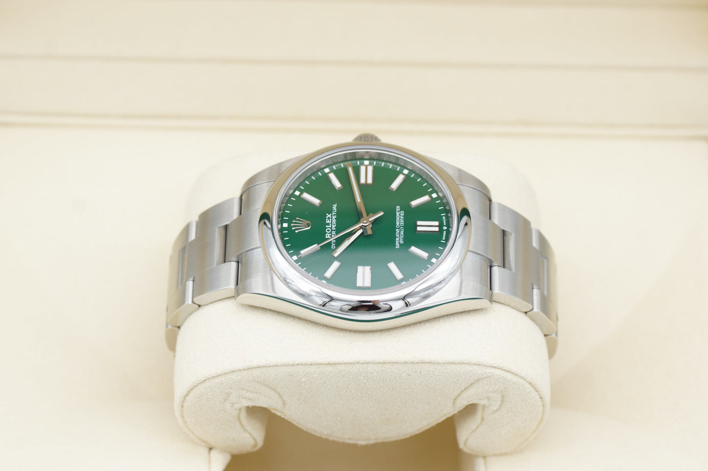 Rolex Oyster Perpetual 41 Grün 124300 Oyster Full-Set 2020 LC100