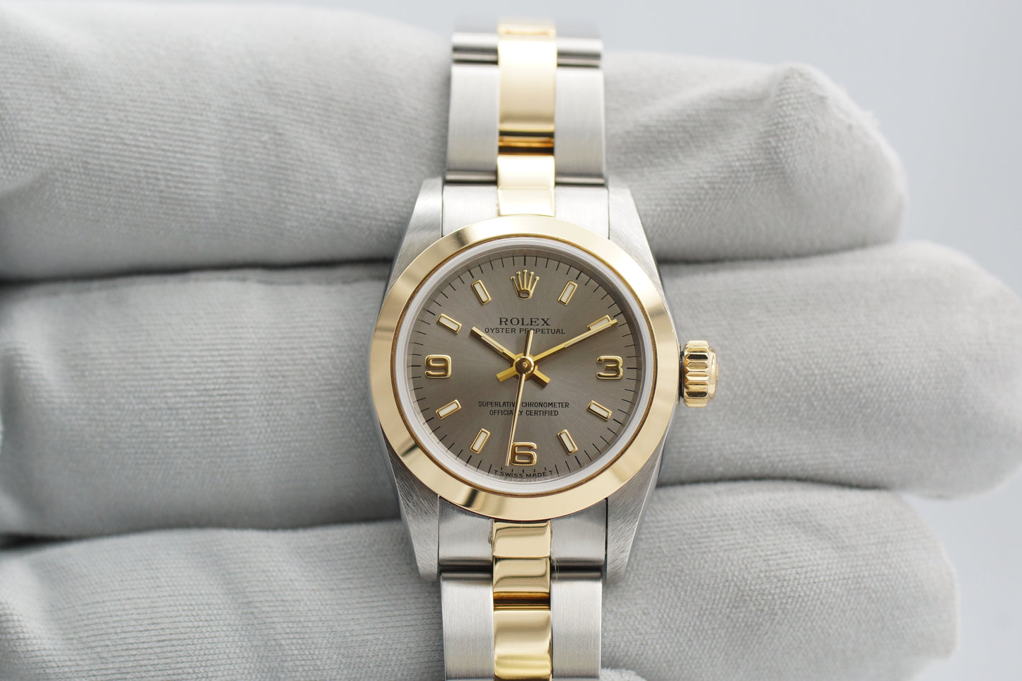 Rolex Oyster Perpetual 25 67183 Grau Oyster 1998