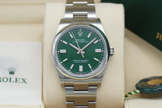 Rolex Oyster Perpetual 36 Grün 126000 Full-Set 2023