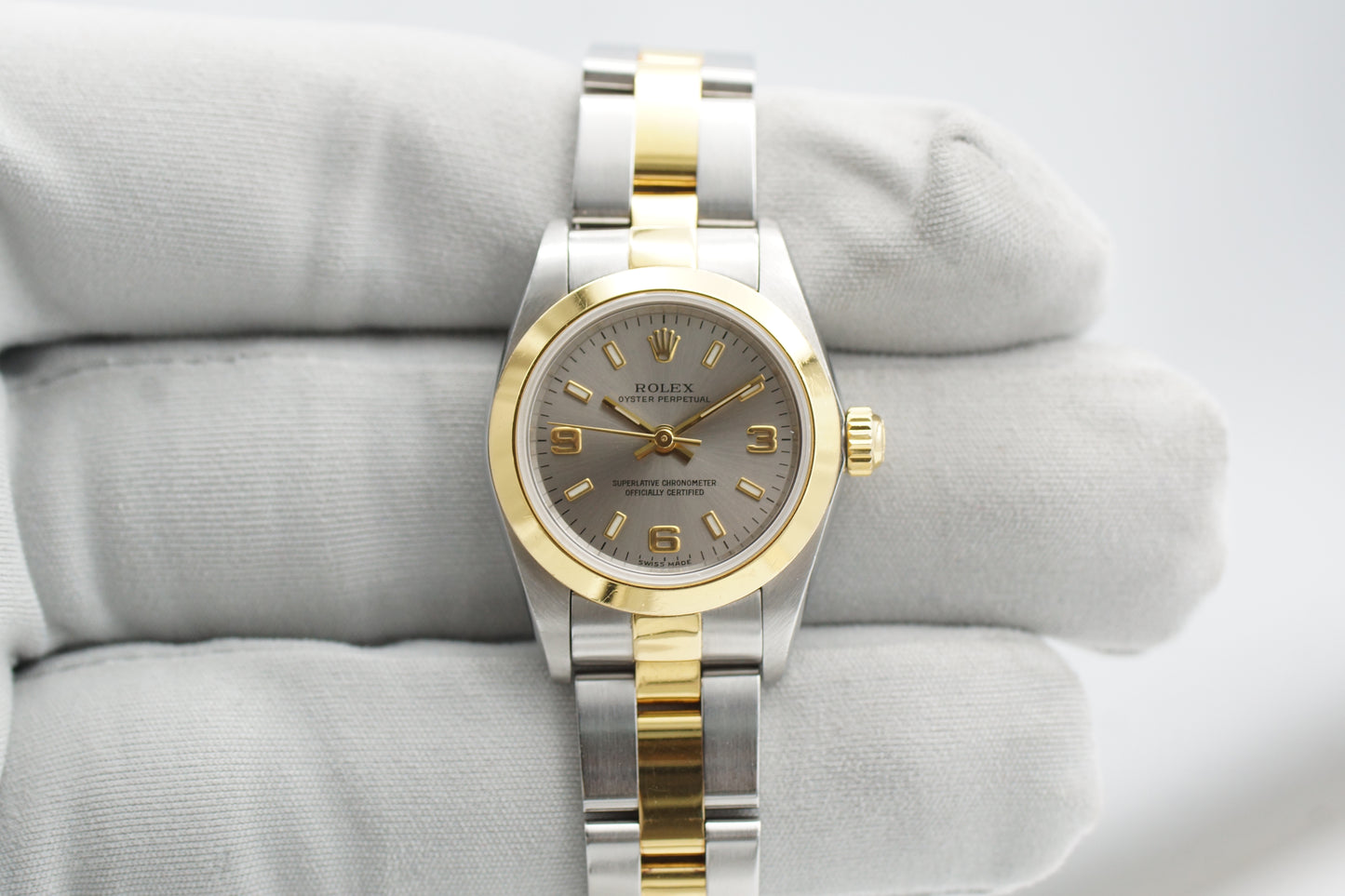 Rolex Oyster Perpetual 26 76183 Grau Gold/Stahl Box/Papiere 2000